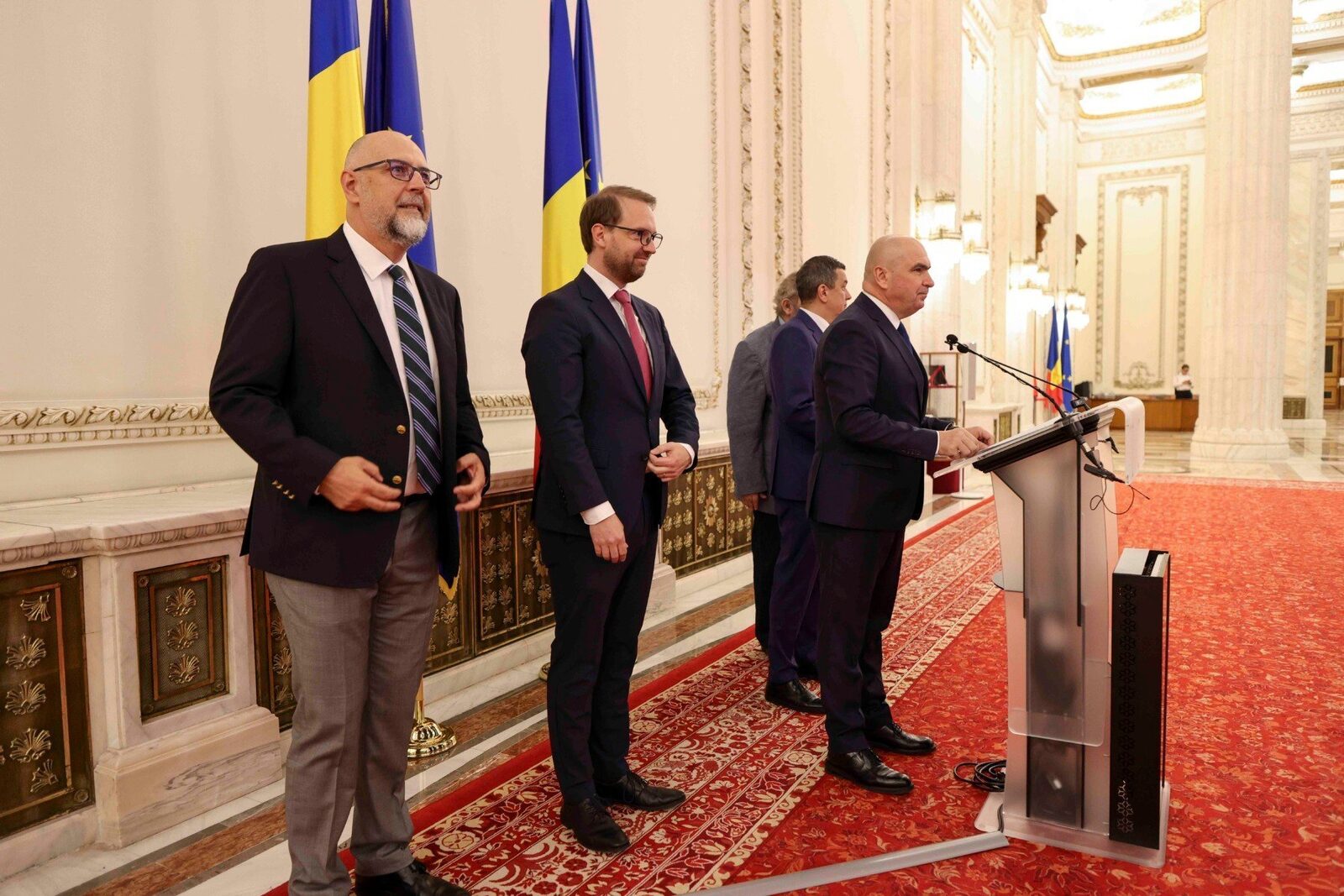 [ad_1] Coaliția de guvernare formată din PSD, PNL, USR și UDMR se va reuni marți pentru a decide forma finală a reformei din administrația locală, precum și numărul de angajați din primării și consilii județene care trebuie disponibilizați, conform declarațiilor liderilor PSD