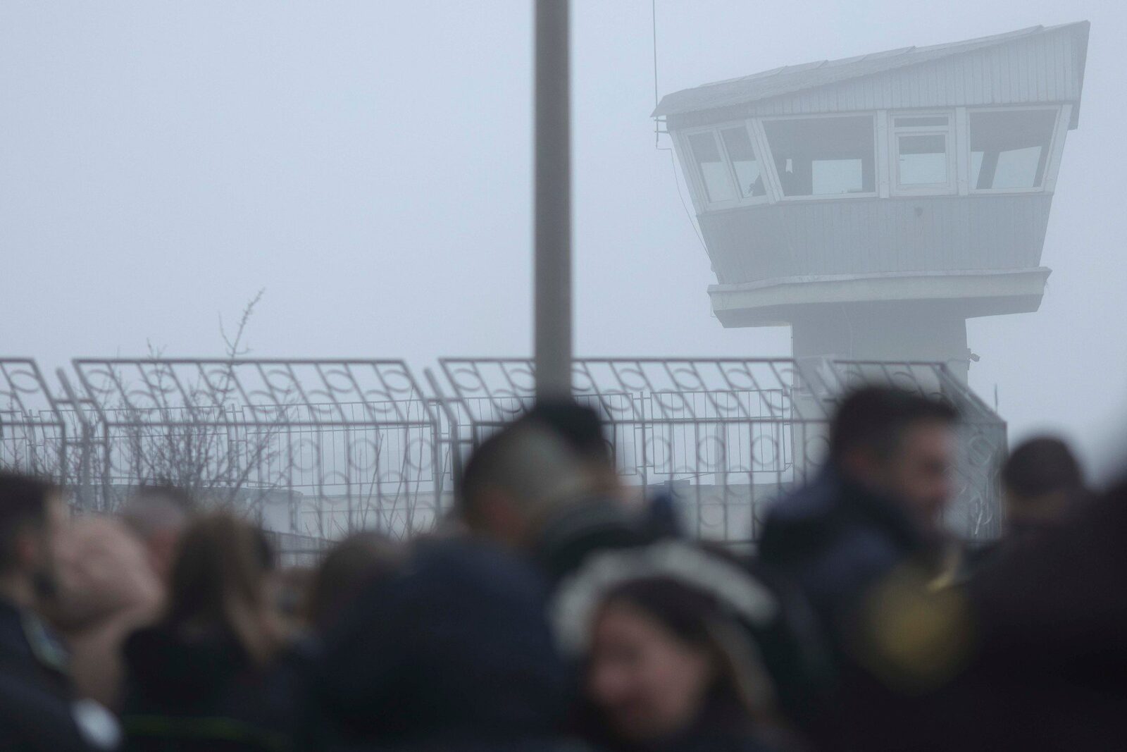 Angajații din penitenciare organizează protest joi împotriva planului de închidere a Centrului de Detenție Craiova, iar deținuții vor fi transferați la Tichilești, o localitate situată la circa 30 de kilometri de un oraș.