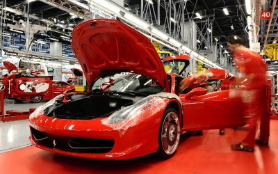 In-interiorul-fabricii-Ferrari.jpg