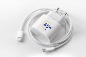 Toate dispozitivele din UE, de la telefoane la routere, se încarcă acum cu USB Type-C