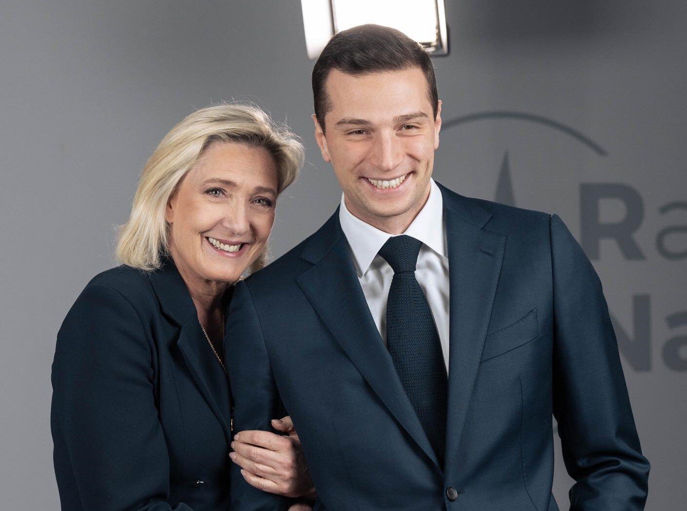 [ad_1] După anunțarea plecării din funcție a premierului Sébastien Lecornu, liderul partidului de extremă dreaptă Rassemblement National, Jordan Bardella, a cerut în mod urgent convocarea de noi alegeri legislative