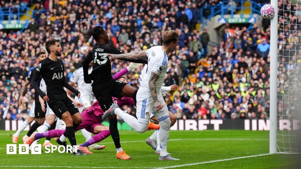 Premier League LIVE: Build-up to kick-offs, including Leeds United v Tottenham, Arsenal v West Ham, Manchester United v Sunderland and Chelsea v Liverpool