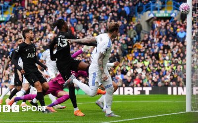 Premier League LIVE: Build-up to kick-offs, including Leeds United v Tottenham, Arsenal v West Ham, Manchester United v Sunderland and Chelsea v Liverpool
