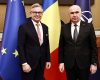 Premierul poarta dialoguri cu comisarul UE responsabil pentru probleme interne
