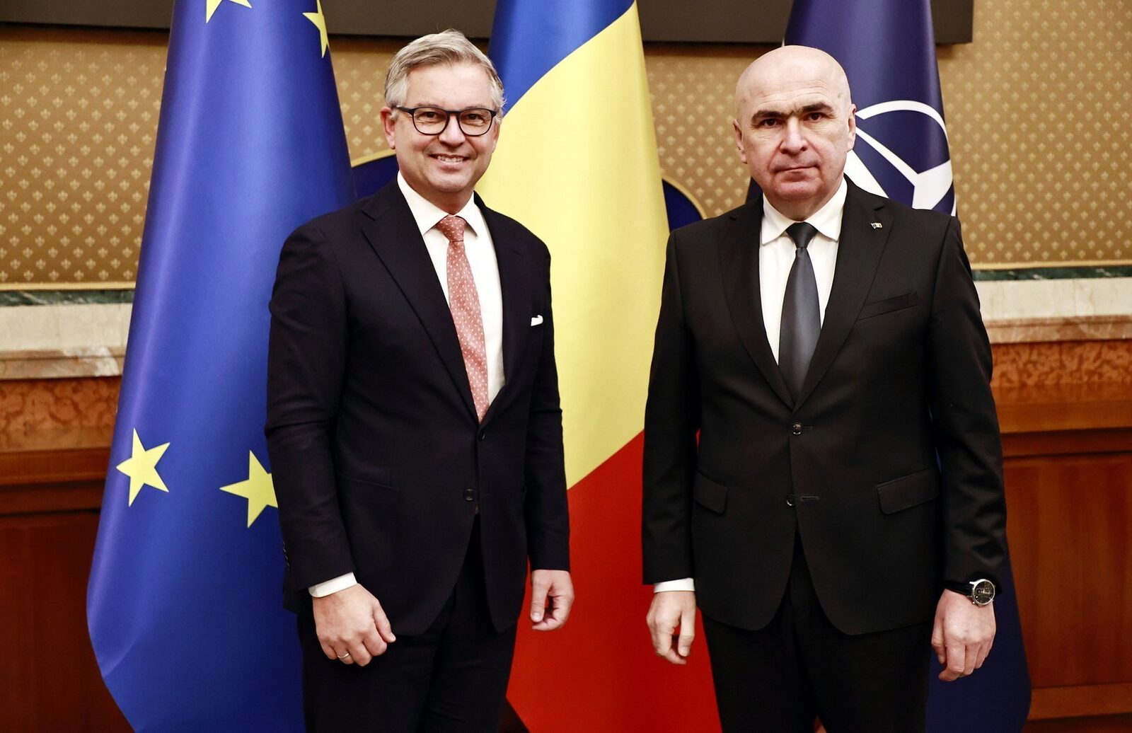 Premierul poarta dialoguri cu comisarul UE responsabil pentru probleme interne si migratie; subiectul protejarii granitelor externe ale UE este analizat.