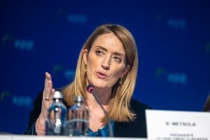 Roberta Metsola, conducătoarea Parlamentului European, a validat cererea de anulare a imunității parlamentare a Dianei Șoșoacă.