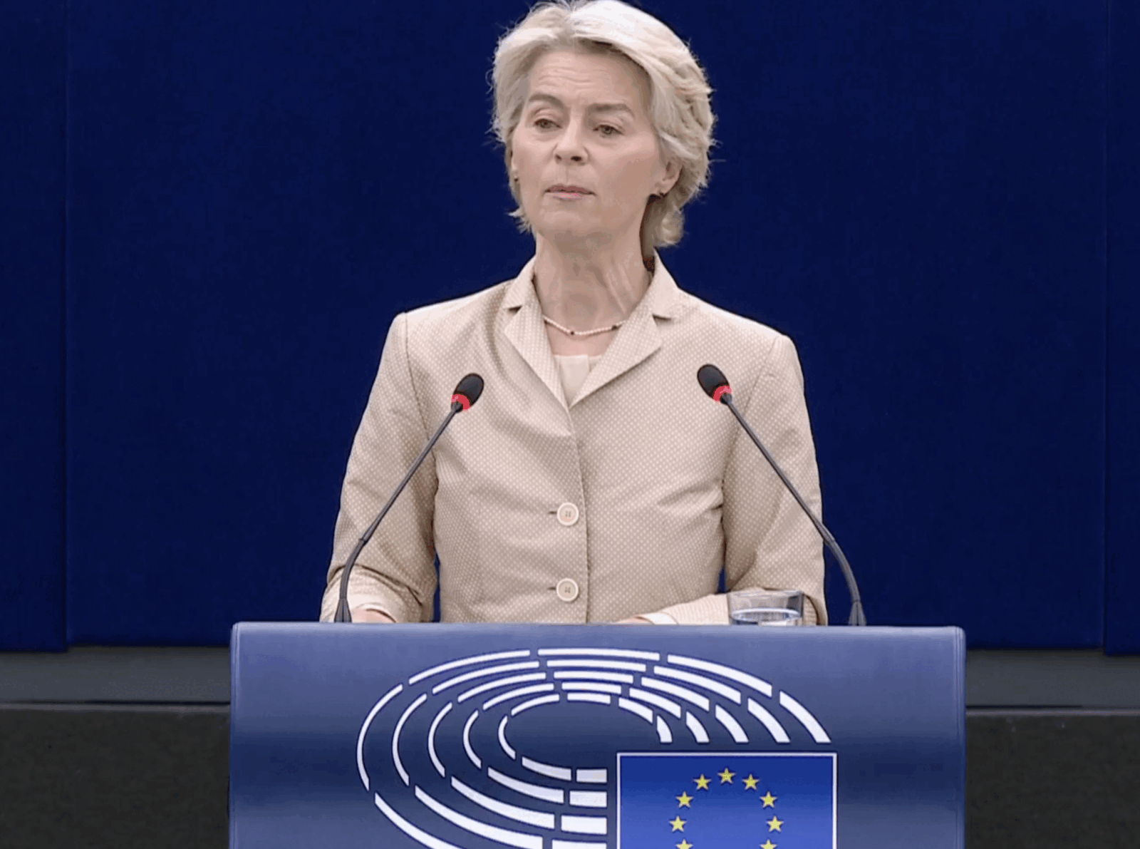 Președinta Comisiei Europene în fața unor noi moțiuni de cenzură depuse de grupurile de extremă dreaptă și stânga din Parlamentul European în această săptămână