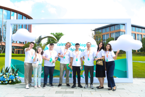 Semințe pentru viitor: opt tineri din România și Moldova explorează centrul tehnologiei chinezești