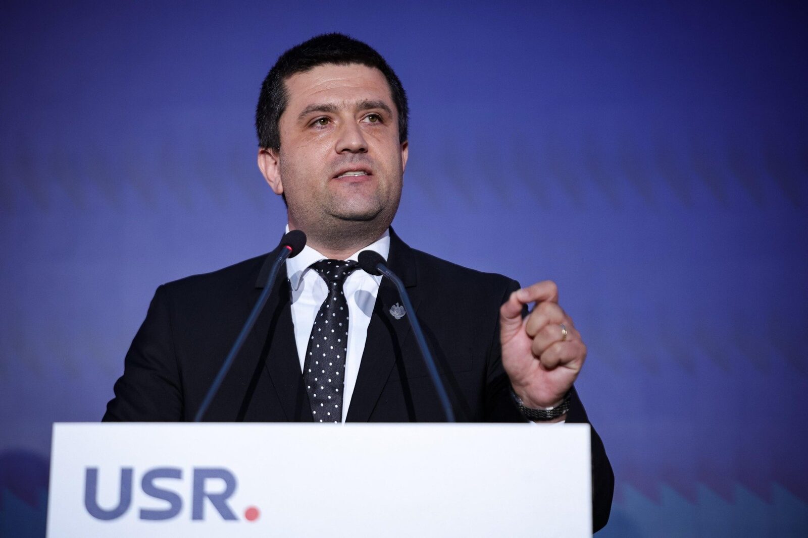 AUR inițiază o moțiune simplă împotriva ministrului Economiei, Radu Miruță de la USR, urmând să fie dezbătută și supusă votului luni în plenul Senatului