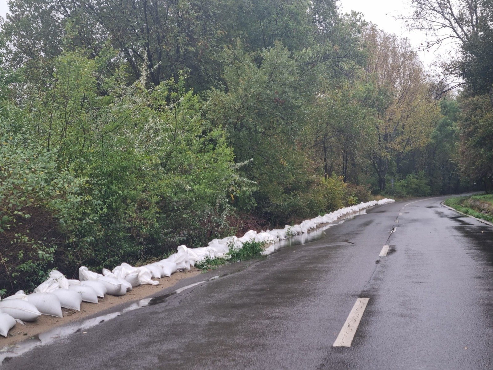 Traficul rutier din Valea Portului din Constanța va fi închis din cauza riscului de surpare, anunță autoritățile locale; primarul Chițac recomandă cetățenilor să își asigure provizii pentru 48 de ore