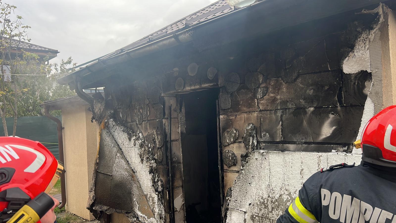 Imagini: Incendiu la anexă a unui centru pentru vârstnici din Ilfov, o persoană decedată în urma incendiului și 34 de oameni evacuați