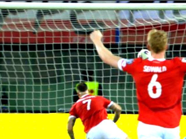 Imagini rare! Ce surpriză a pregătit Arnautovic după victoria Austriei de 7-0 împotriva San Marino.