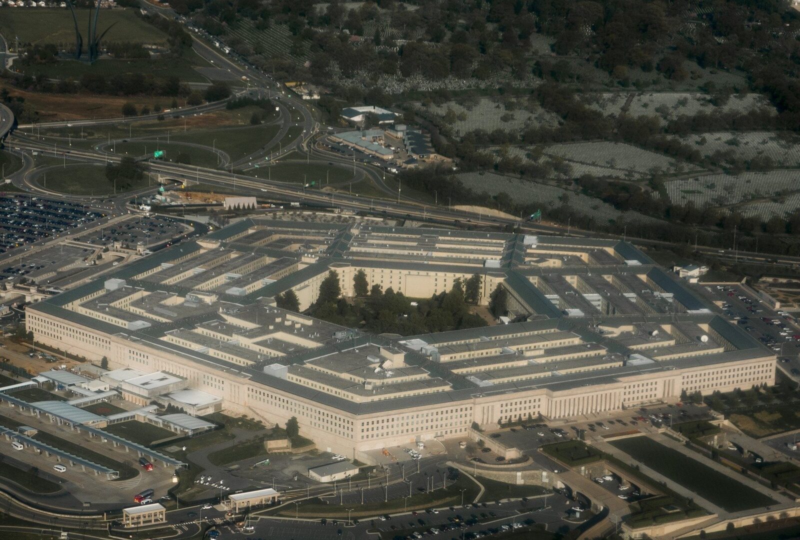 [ad_1] Pentagonul a criticat Netflix pentru conținutul pe care îl produce, considerându-l „dărăpănat woke”, după ce serialul militar cu tematică gay, intitulat „Boots”, a devenit foarte popular
