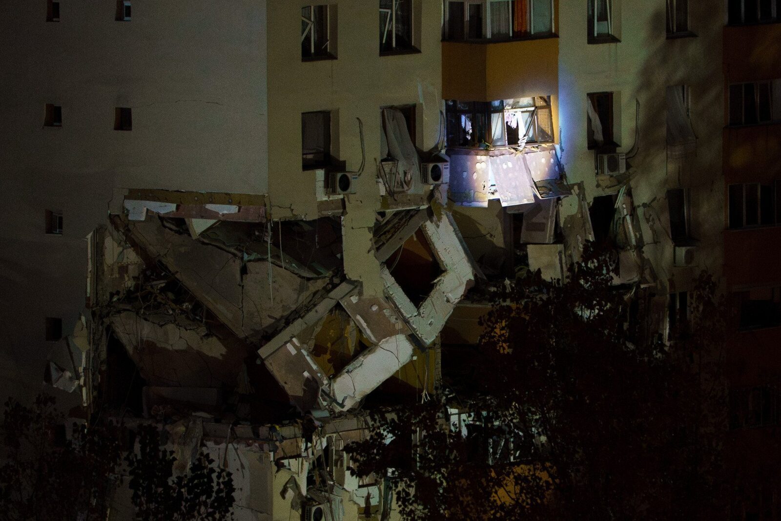 Explozia din Rahova: Primarul interimar anunță opțiuni de relocare pentru locuitorii afectați și ajutor financiar de 1500 de lei pentru fiecare persoană