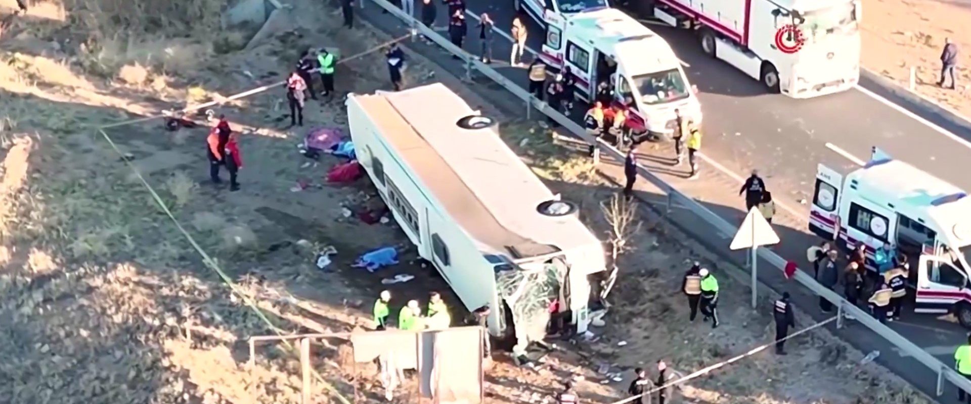 capadoccia-turcia-autobuz-rasturnat.jpg