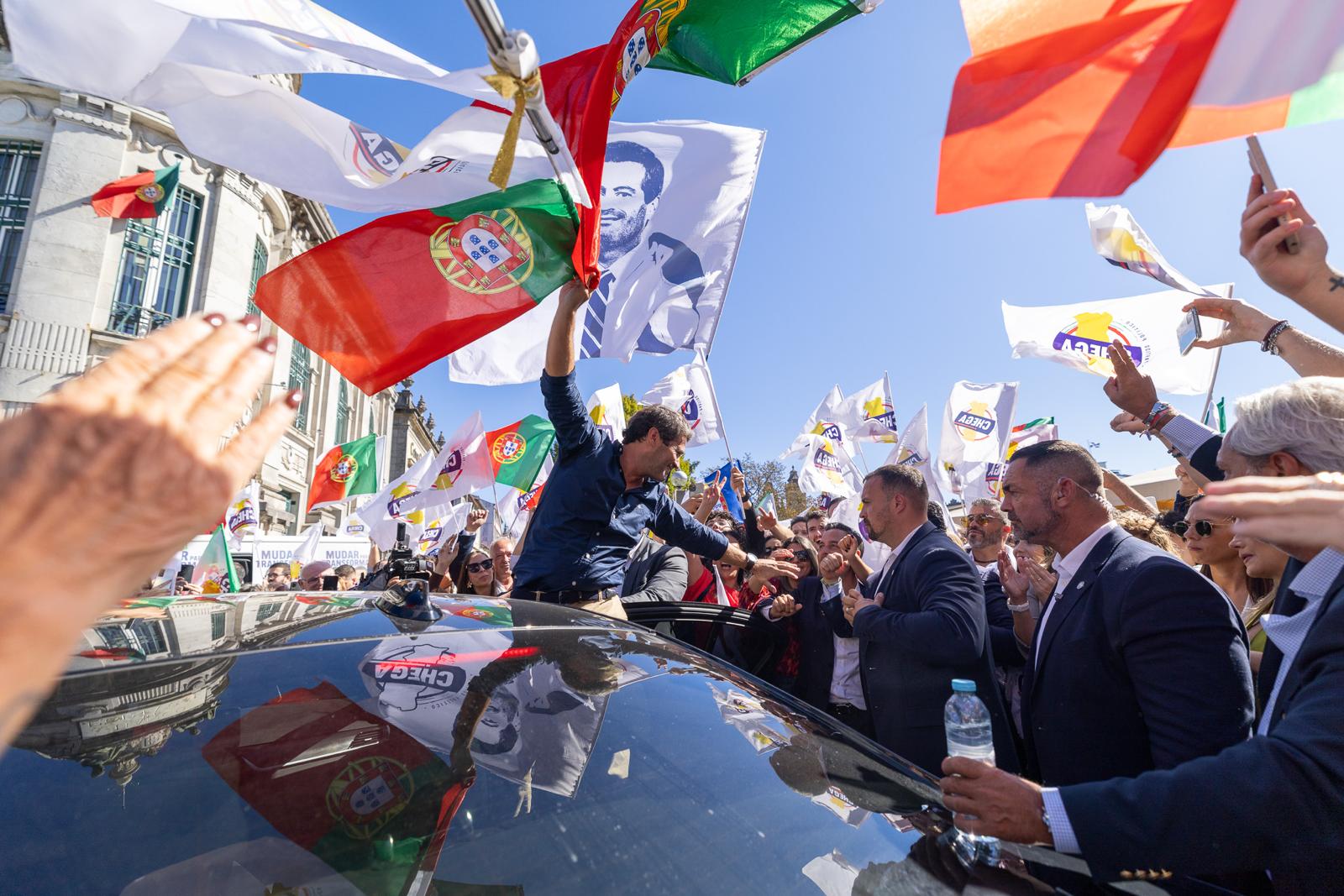 Portugalia păstrează sistemul bipartid în urma alegerilor locale, cu partidul de extremă dreaptă Chega fiind pentru prima dată câștigător al trei primării, deși își reduce influența