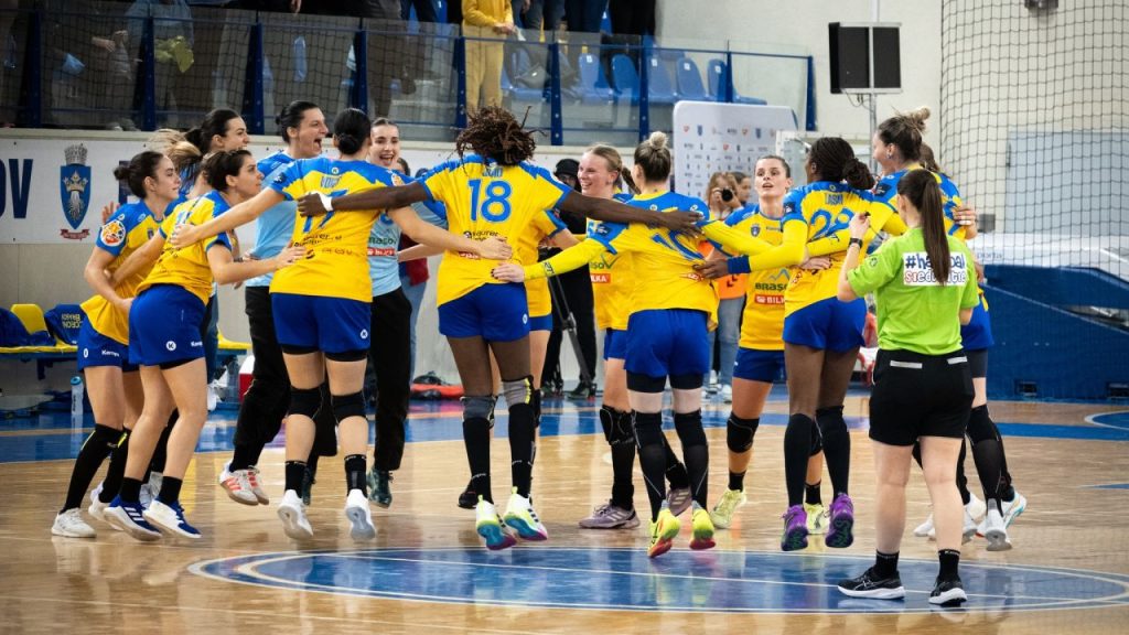 corona-brasov-lider-in-liga-florilor.jpg