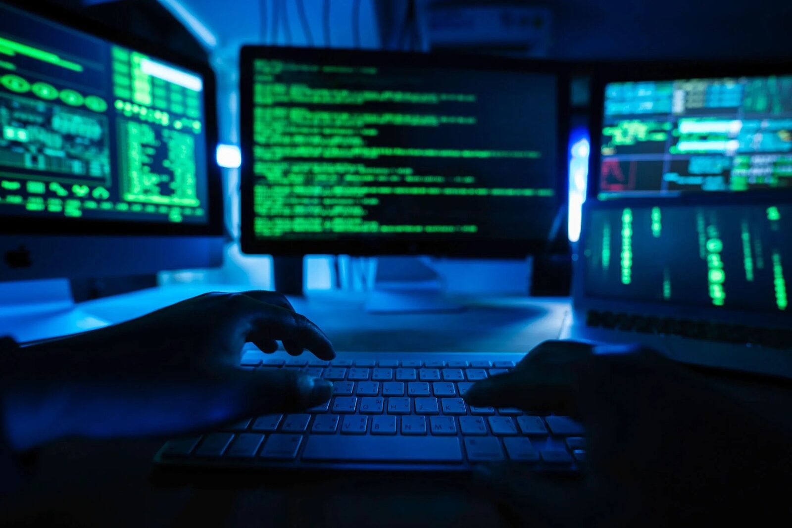 [ad_1] Atacurile ransomware reprezintă o amenințare din ce în ce mai gravă pentru sectorul de producție, în contextul în care sistemele învechite și lipsa actualizărilor de securitate facilitează accesul infractorilor cibernetici