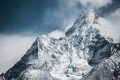 everest-munte-varf-iarna.jpg
