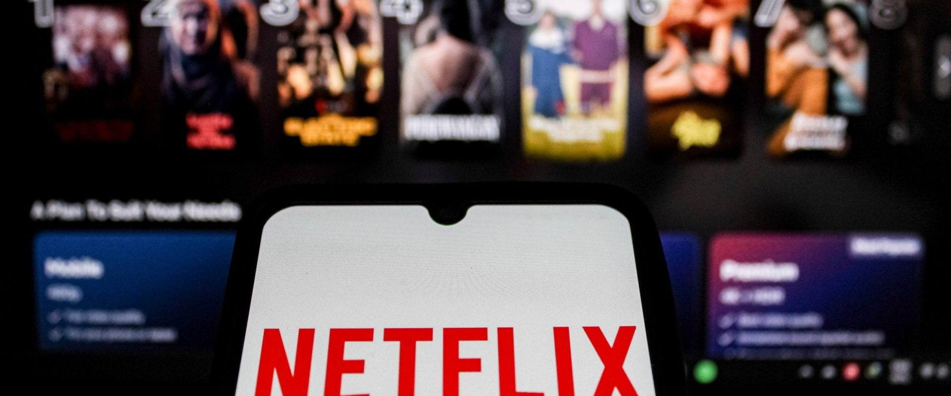 filme-si-seriale-noi-pe-netflix-octombrie-scaled.jpg