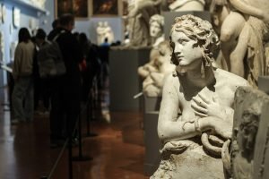 Laserele de îngrijire a pielii contribuie acum la restaurarea operelor de artă franceze