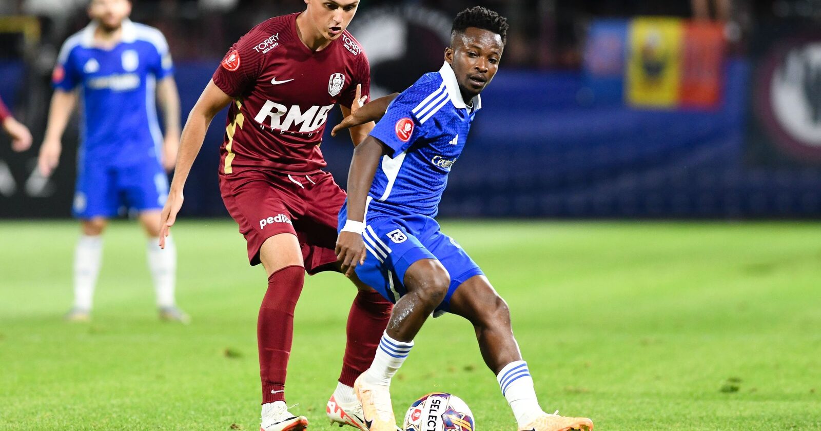 [ad_1] Samuel Asamoah, fost jucător al FCU Craiova, a suferit o accidentare gravă în timpul unui meci din Liga a II-a Chineză, provocând îngrijorare în lumea fotbalului
