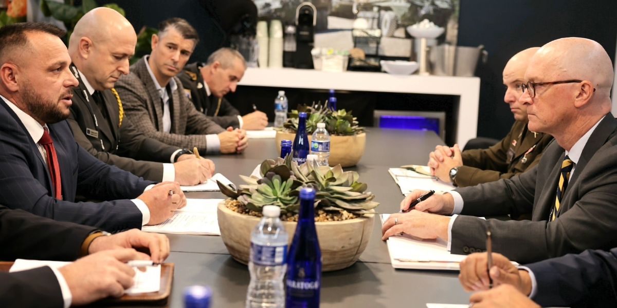 Întâlnire strategică în SUA, Kosovo se pregătește pentru achiziții militare cu sprijin american.