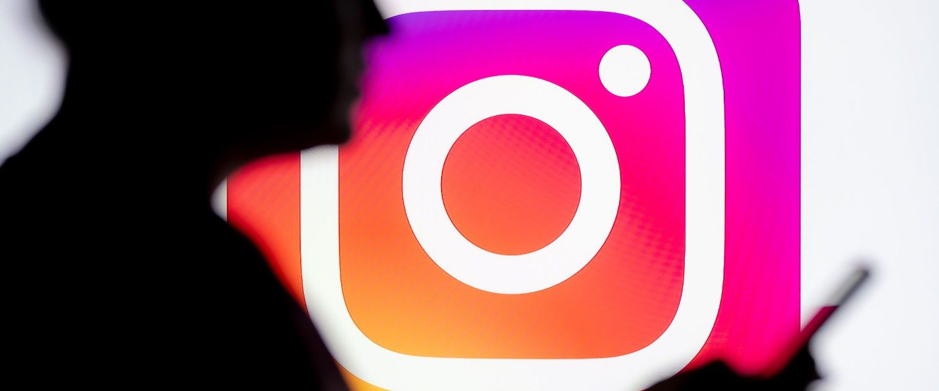 instagram-nu-te-asculta-cu-microfonul.jpg