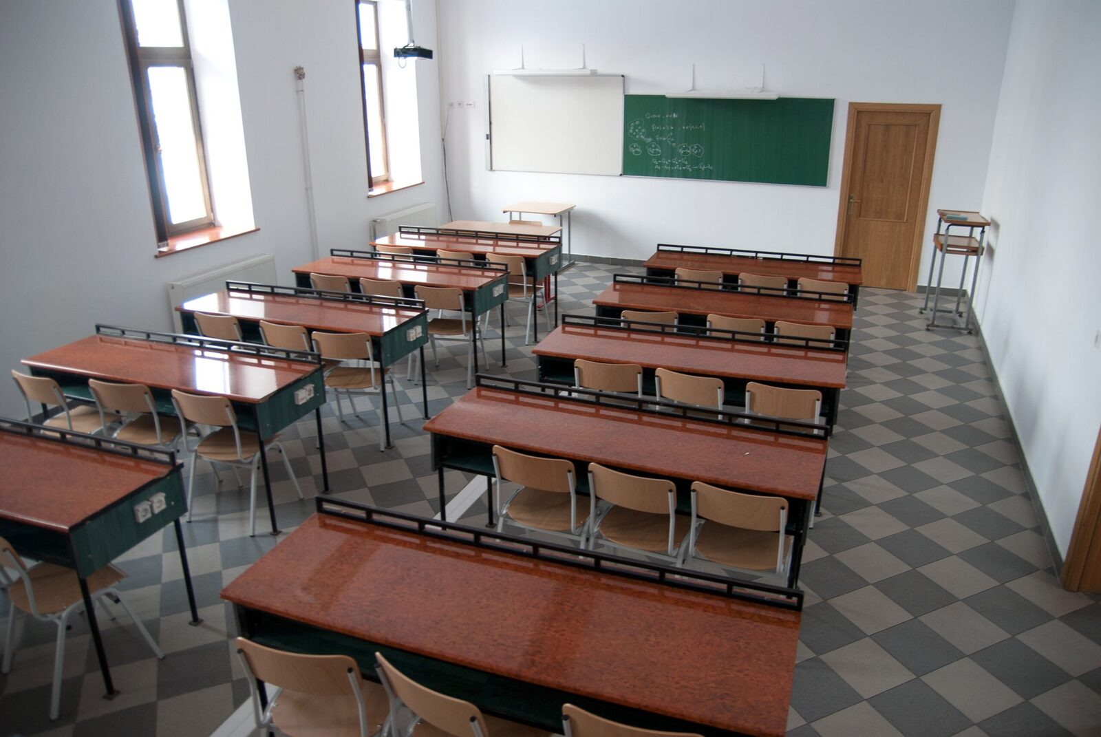 Școlile se închid în numeroase județe din cauza ciclonului! Convocare pentru suspendarea cursurilor și în Ilfov și București.