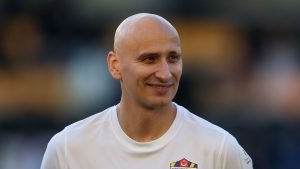 S-a mutat în Emiratele Arabe Unite, dar afirmă că nu pentru câștiguri financiare. “Nu doresc ca copiii mei să se dezvolte în Anglia.”