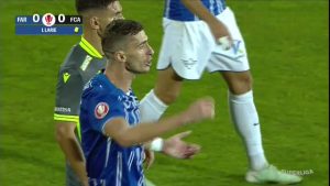 Larie, surprins de reacția lui Radu Petrescu: “De aceea am primit cartonaș galben. Să fie și el invitat la interviu!”