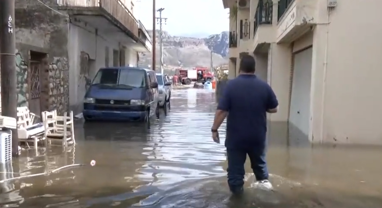 mega-storm-now-greece-braces-1028288912.jpg