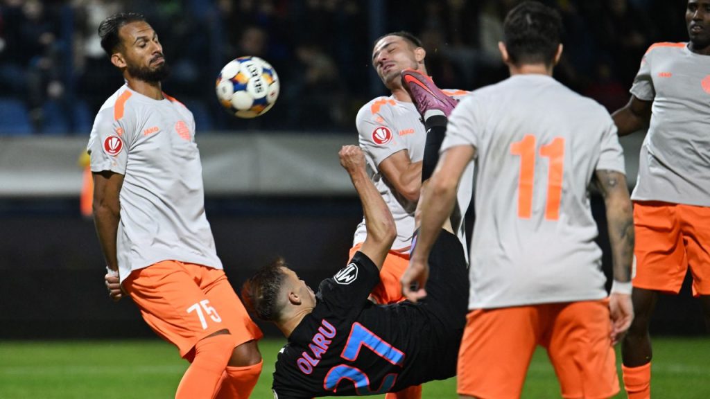 metaloglobus-bucuresti-fcsb-superliga-superbet-18102025-8-darius-olaru.jpg