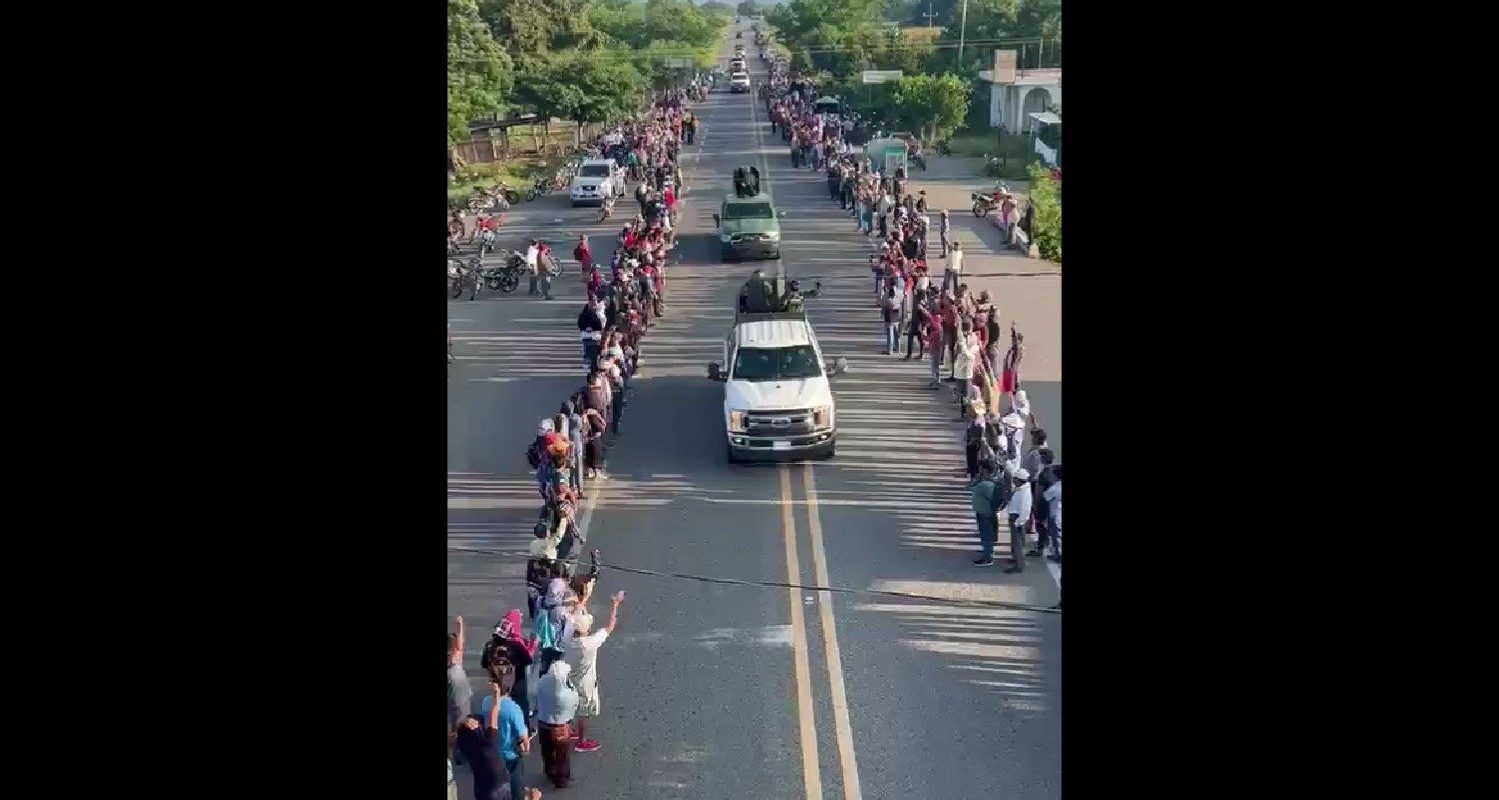 mexic-cartelul-sinaloa-mafia-mexicana-mafioti-mafie-barbati-inarmati-grupari-paramilitare.jpg
