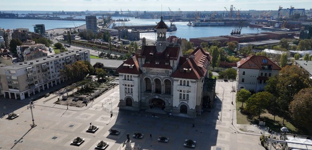 muzeul-de-istorie-constanta-piata-ovidiu-centrul-vechi.jpeg