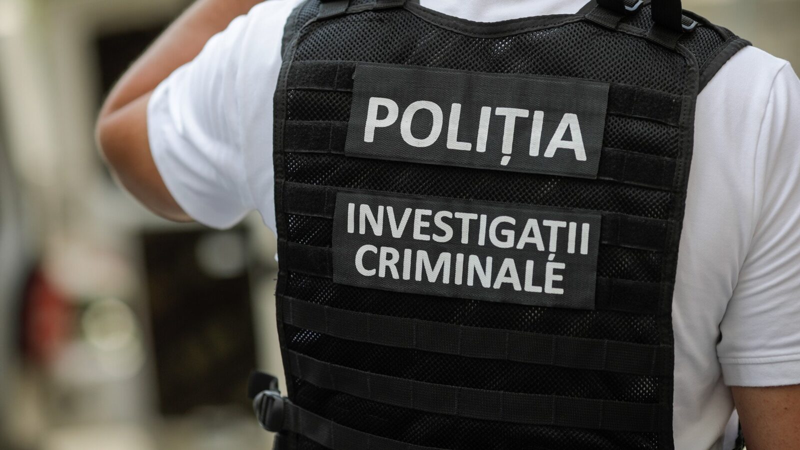 Femeie din Dolj decedată după ce ar fi fost aruncată într-o fântână dezafectată de soț, iar agresorul s-a spânzurat în locuința familiei.