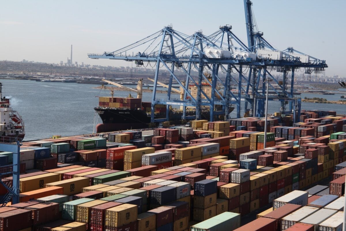 [ad_1] China a declarat vineri că va introduce taxe speciale pentru navele americane care sosesc în porturile sale, ca răspuns la măsurile similare anunțate de Statele Unite în luna aprilie