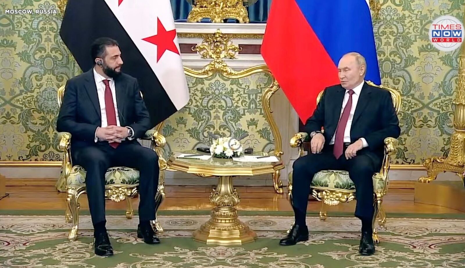 [ad_1] Președintele interimar al Siriei, Ahmed Al-Sharaa, a făcut miercuri o vizită la Moscova pentru o întâlnire cu președintele rus Vladimir Putin, fiind prima discuție directă dintre cei doi lideri, potrivit raportărilor