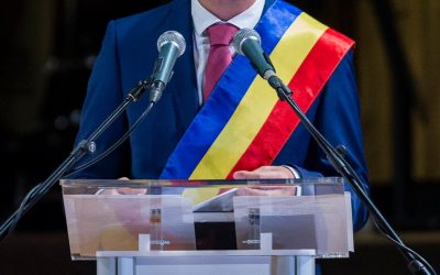 primar-banderola-investire-tricolor-administratie.jpg