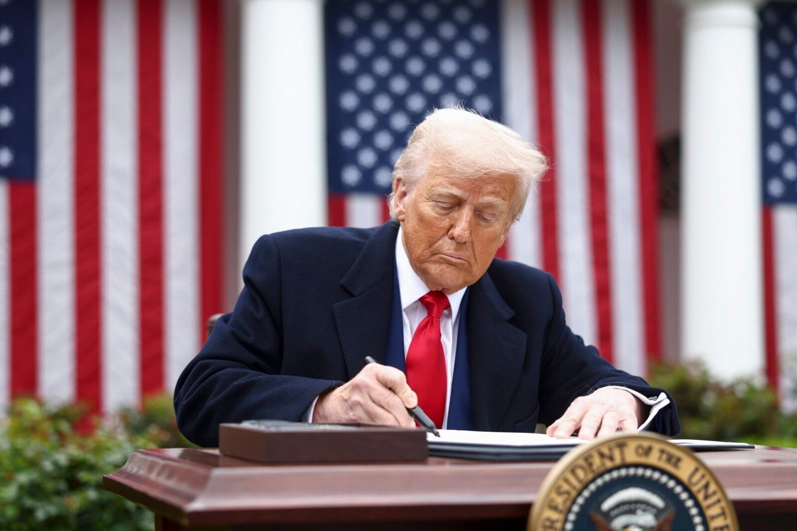 Continuarea bloqueajului guvernamental în SUA: Eșec al unei noi tentative de reluare a activităților în Senat / Trump suspende fondurile pentru Chicago și avertizează asupra unor noi disponibilizări la nivel federal