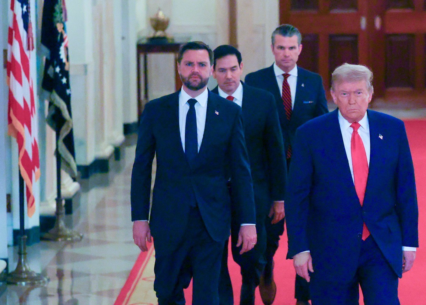Trump anunță intenția de a face o vizită în Egipt pentru semnarea unui acord referitor la Fâșia Gaza în timpul unei ședințe de Guvern la Casa Albă