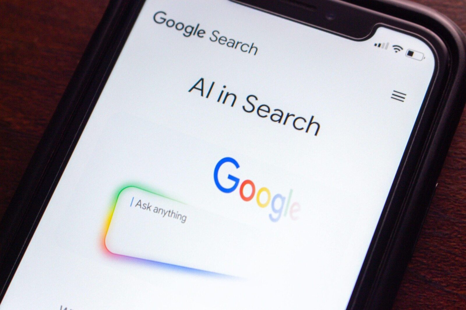 [ad_1] Autoritatea britanică pentru concurență și piețe (CMA) a activat recent noi atribuții legale pentru a reglementa activitatea Google în domeniul căutărilor online, acordând companiei statutul de „piață strategică” pentru serviciile sale de căutare generală și publicitate bazată pe căutare, relatează sursele de știri