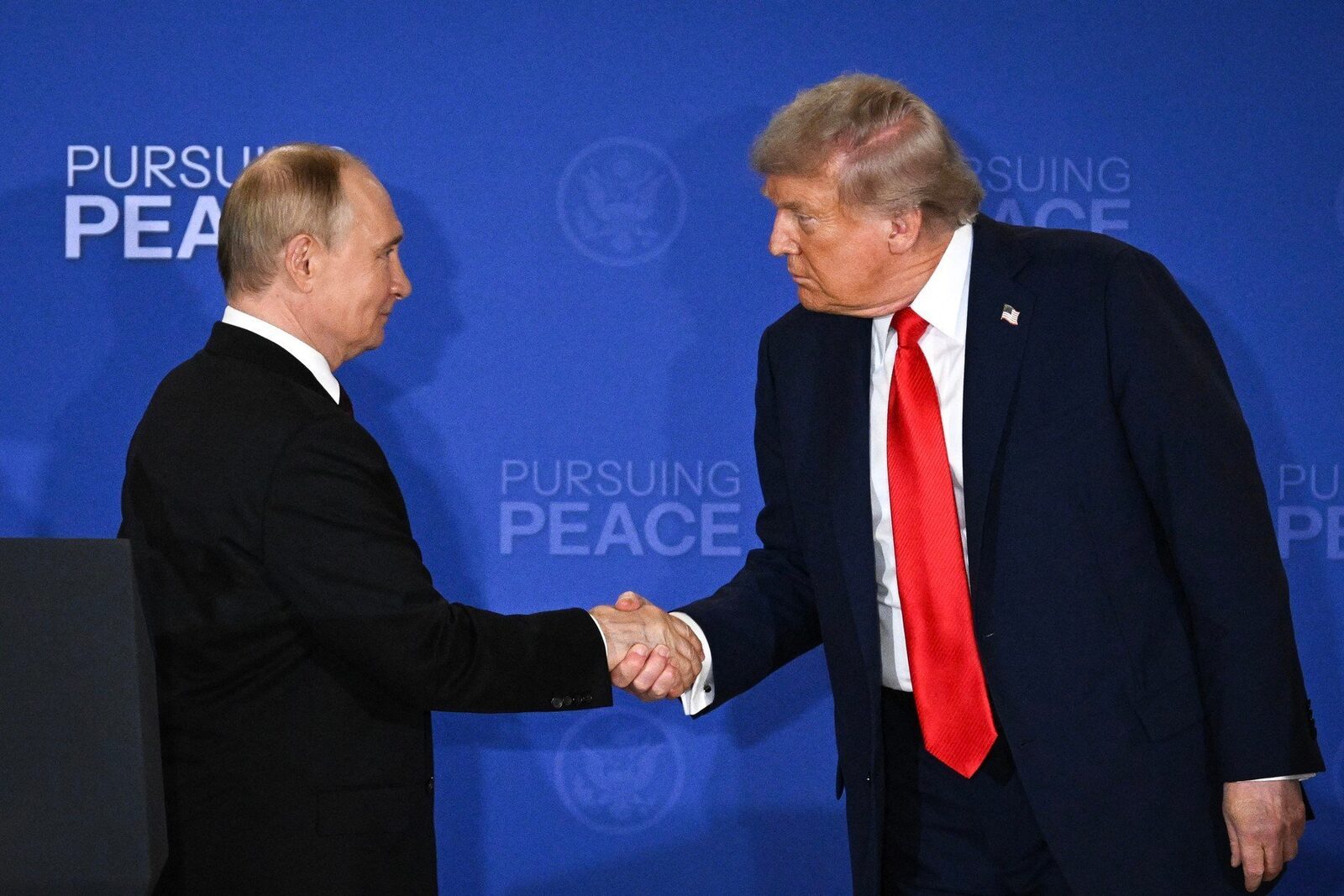 Vladimir Putin declară că Donald Trump ar merita Premiul Nobel și critică procesul decernării prestigiosului premiu, afirmând că comitetul Nobel a pierdut încrederea publicului