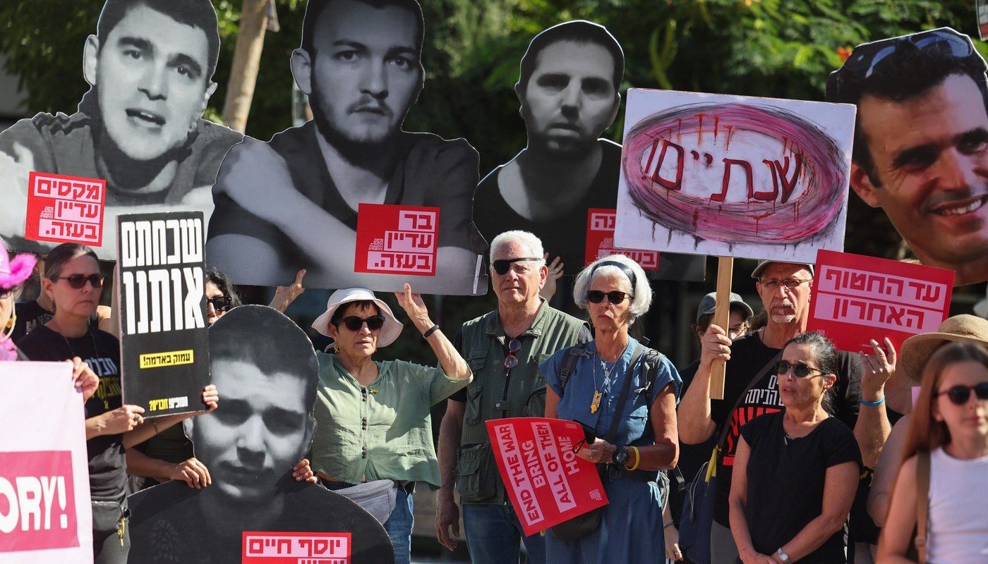 Cine sunt și ce fac cei 48 de ostatici israelieni capturați de Hamas: pianistul, gemenii și actorul, și dacă mai sunt în viață?