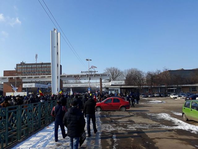 ArcelorMittal Hunedoara închide producția și refuză ofertele de achiziție.