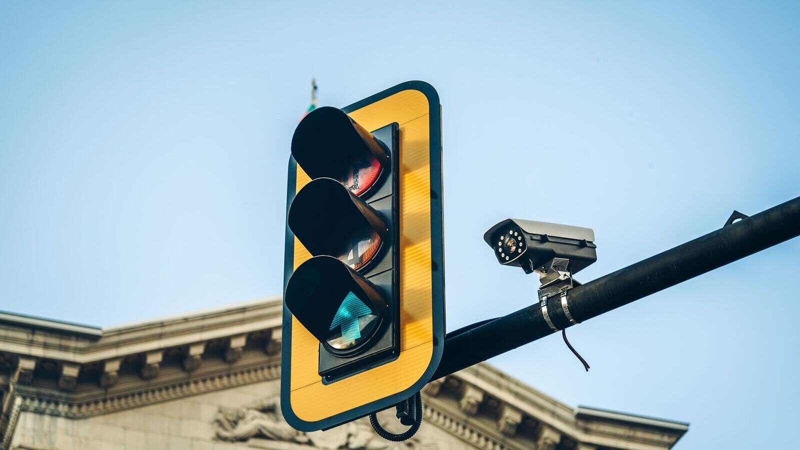 Semafore care se activează pe verde direct de pe telefon