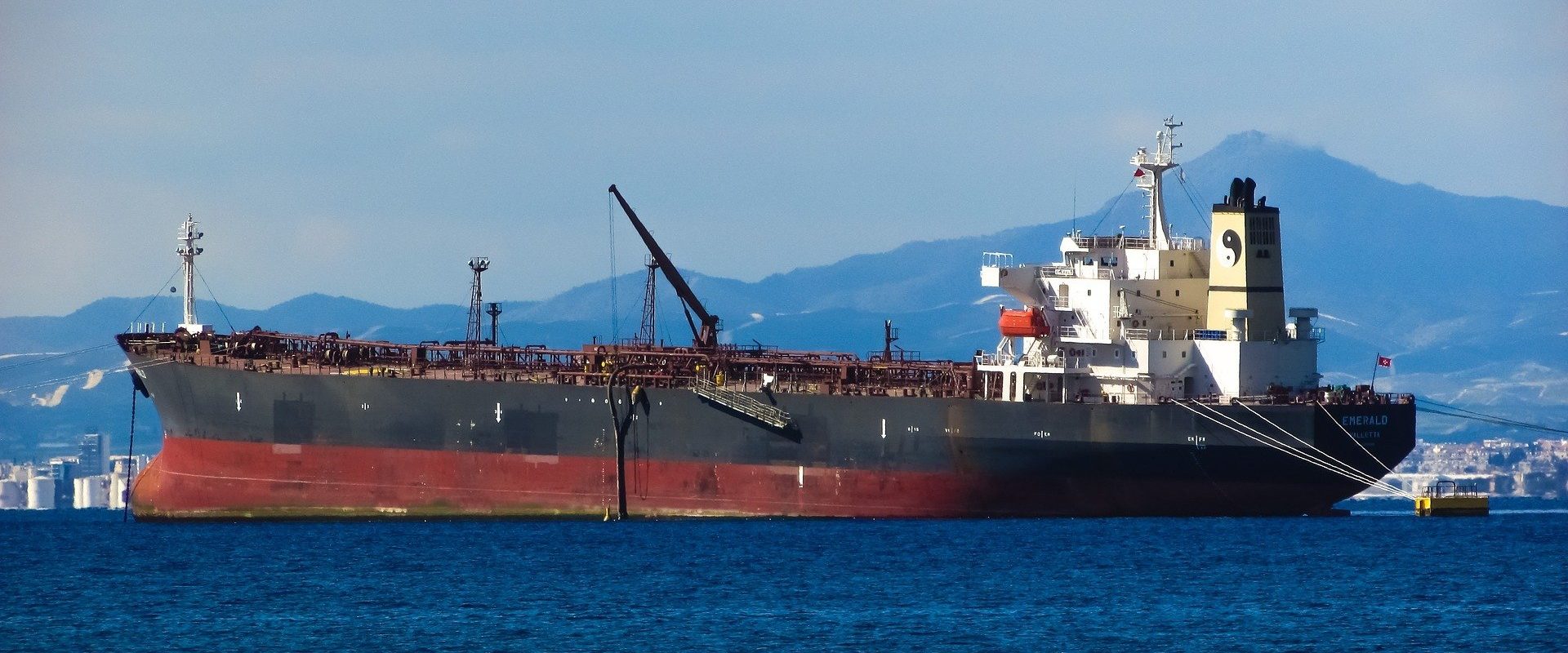 ship-2078428_1920.jpg