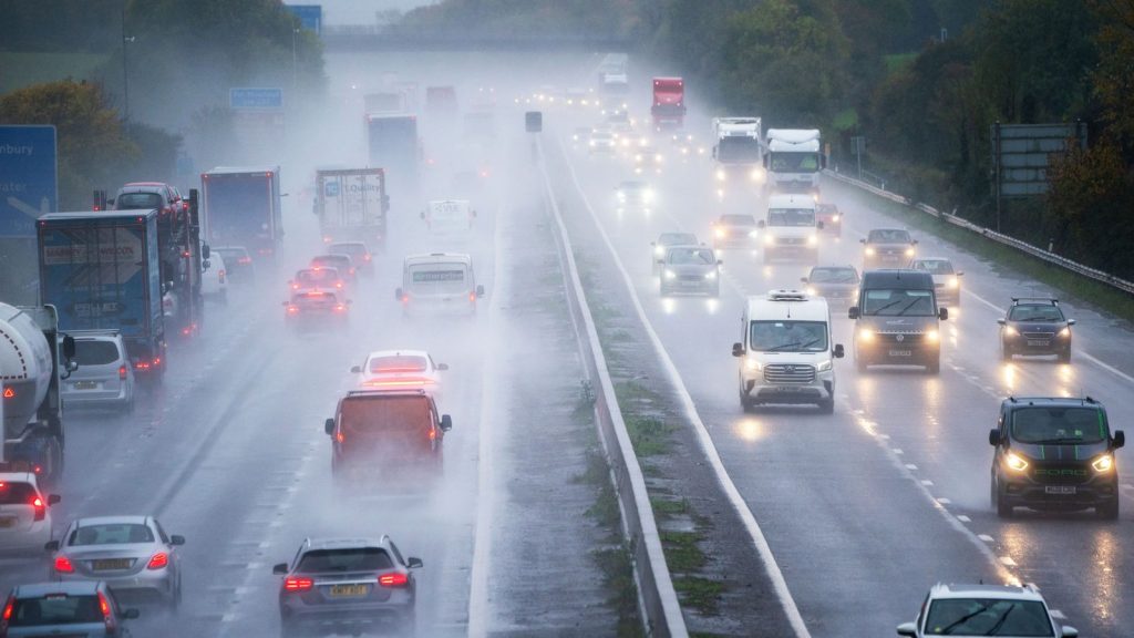 skynews-somerset-m5-storm-ciaran_6345086.jpg