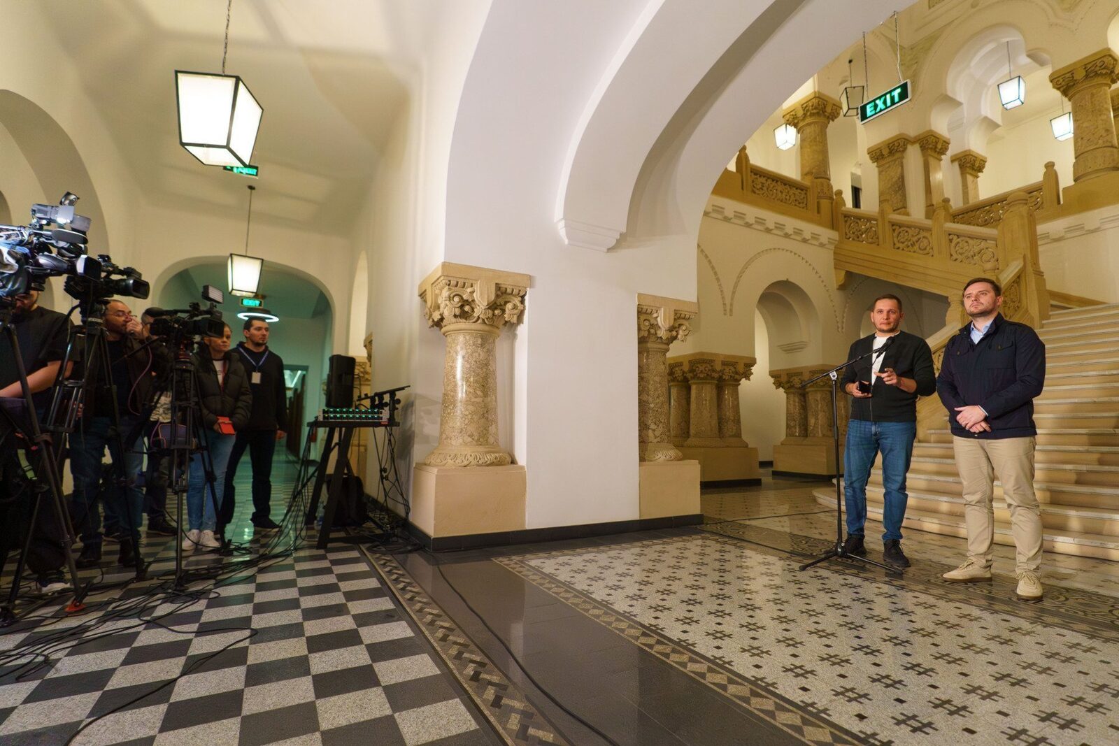 Bujduveanu, după discuția cu proprietarii imobilului avariat de explozie: Următoarea etapă, siguranța clădirii și a zonei înconjurătoare; locatarii, cazare temporară în hoteluri pentru o săptămână