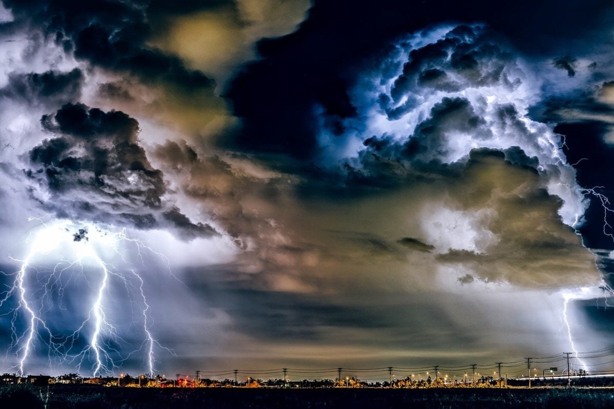 thunderstorm-g536ab44a1_1280-e1663437291431.jpg